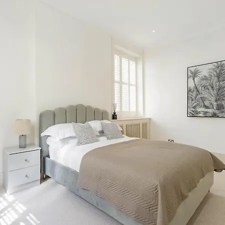 Fabulous 3 Bed In Kensington *