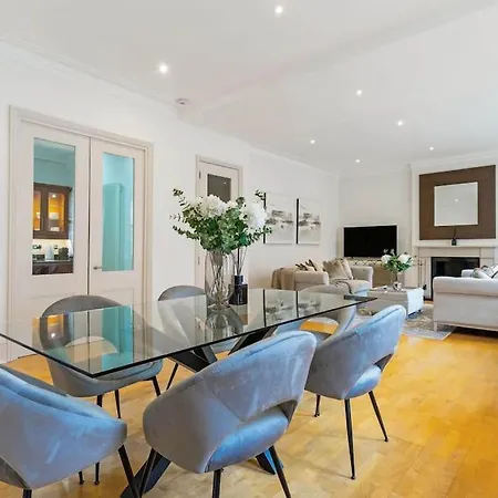 Fabulous 3 Bed In Kensington London
