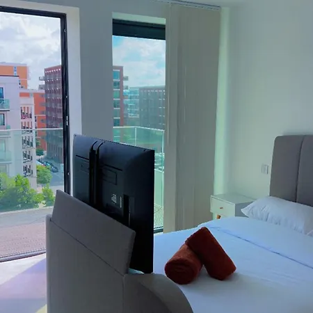 Apartment Ds - Entire 1 Bedroom London