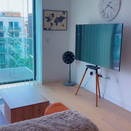 Ds - Entire 1 Bedroom London