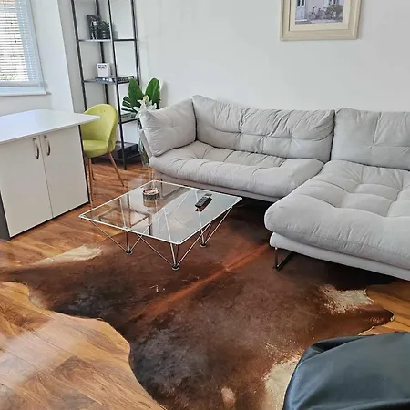 Two Bedroom In Dollis Hill * London