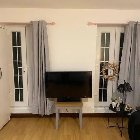 Apartamento Lovely Sleep 4 In Sb6 Londres