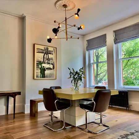 A Spacious With Style לונדון