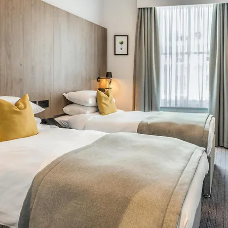 Princes Square 4* London