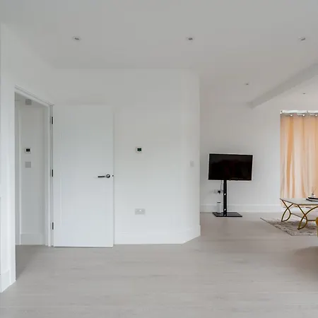 Tai Luxury Apartment *