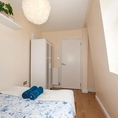 Lovely 3 Bedroom Flat , Aldgate, Tower Hill, Whitechapel * London