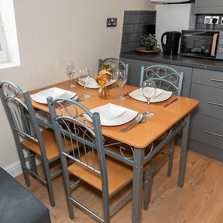 Lovely 3 Bedroom Flat , Aldgate, Tower Hill, Whitechapel *