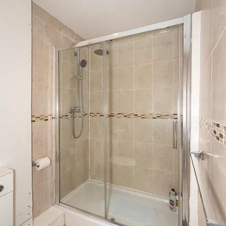 Lovely 3 Bedroom Flat , Aldgate, Tower Hill, Whitechapel * London