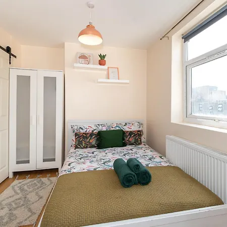 Lovely 3 Bedroom Flat , Aldgate, Tower Hill, Whitechapel Apartment London