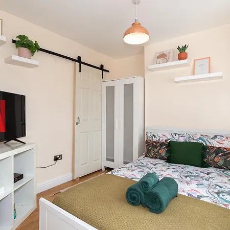 Lovely 3 Bedroom Flat , Aldgate, Tower Hill, Whitechapel London