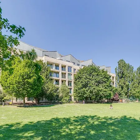 Utopian 3 Bedroom Kilburn Apartment