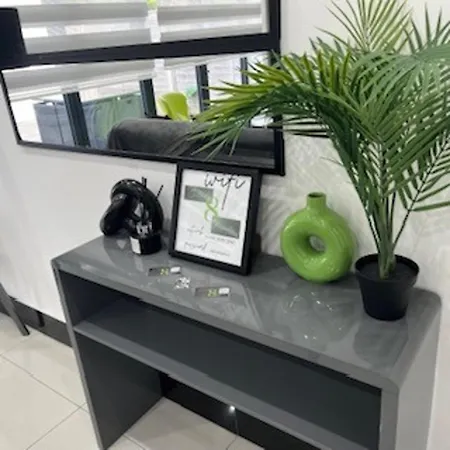 Urban Sleeps 6 Private Garden-family Pet Friendly Apartment *