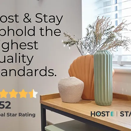 Host & - 19 Hillside Apartment