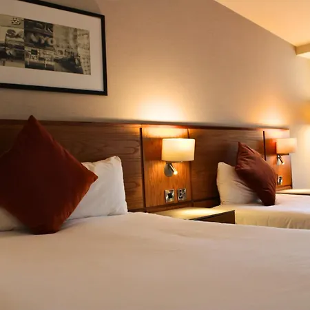 The Crown London, Worldhotels Distinctive 4*