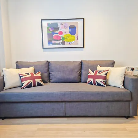 Modern & 3bedroom Flat With Pvt Balcony Steps From Regent's Park London