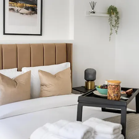 בית נופש 4br 2ba House By Livestay Short Lets & Serviced Near Oxford Circus With 2 Private Patios