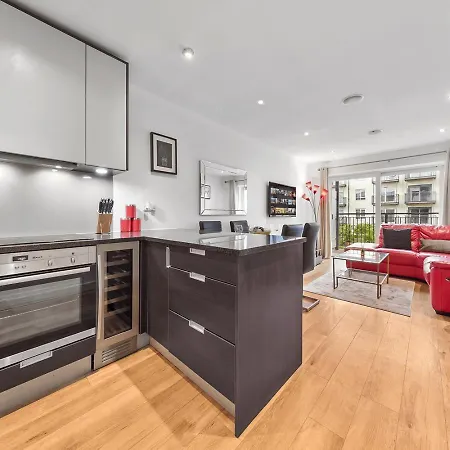 Stylish 2-br In Colindale, London Next To Wembley, London Museum And Underground Station Apartment Edgware
