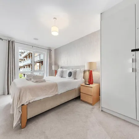 Stylish 2-br In Colindale, London Next To Wembley, London Museum And Underground Station Apartment Edgware