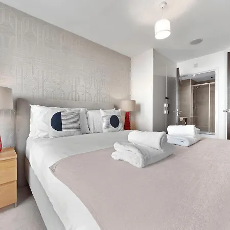 Stylish 2-br In Colindale, London Next To Wembley, London Museum And Underground Station Apartment *