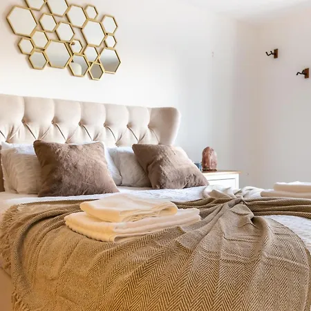 Modern 2bd Flat Near Victoria Apartment London