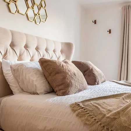 Modern 2bd Flat Near Victoria Apartment *