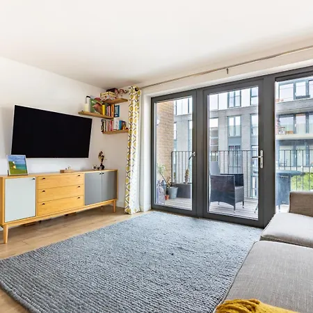 Modern 2bd Flat Near Victoria Apartment