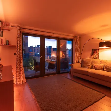 Apartment Modern 2bd Flat Near Victoria
