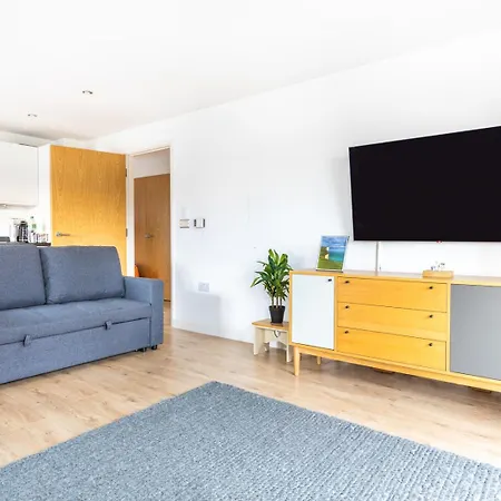 Modern 2bd Flat Near Victoria Apartment *