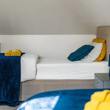 Common Contractor Flat Ealing