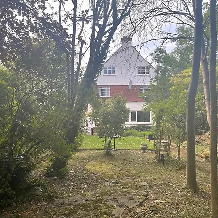 Guest house Large Double Bedroom 10 Minutes To London