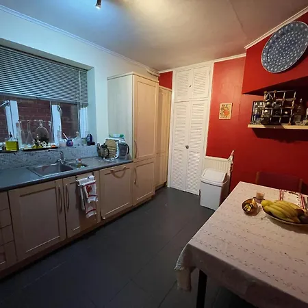 Guest house Large Double Bedroom 10 Minutes To