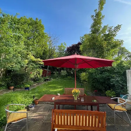 Large Double Bedroom 10 Minutes To *