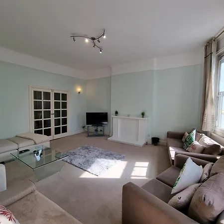 Budget Spacious Flat Fits 5 People In W2 * Londres