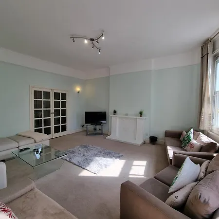 Budget Spacious Flat Fits 5 People In W2 Appartement Londres