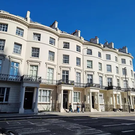 Budget Spacious Flat Fits 5 People In W2 Appartement
