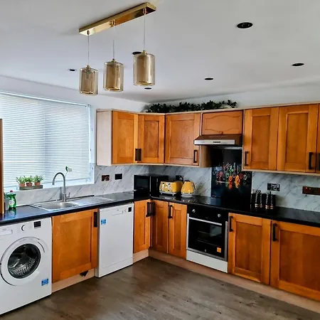 2 Bedroom Cosy House In London Tooting Broadway By Zaftastiz Prázdninový dům