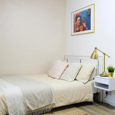Modern Ground Floor Flat - 15 Min To Central