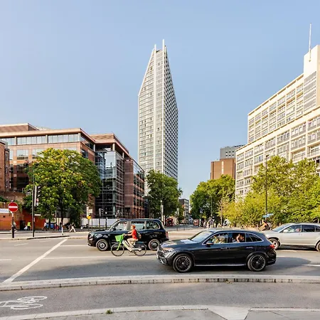 Daire Stunning View Large 1 Bed Londra
