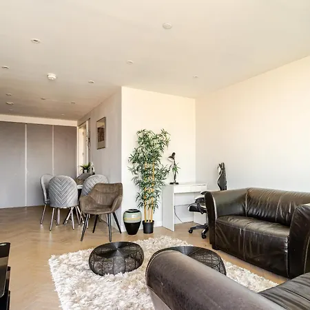 Stunning View Large 1 Bed * Londra