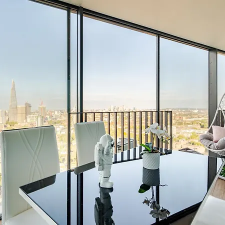 Daire Stunning View Large 1 Bed Londra