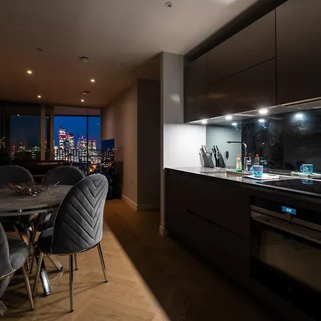Stunning View Large 1 Bed Daire *