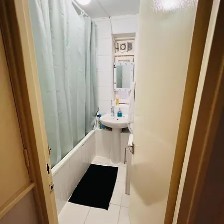 Homestay Omega London