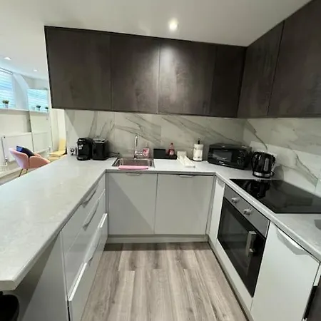 Apartment Great 3 Bedrooms Flat In Clapham *