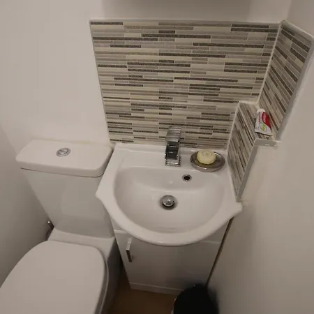 Appartamento Nice Holiday Studio 15 Mins From Central