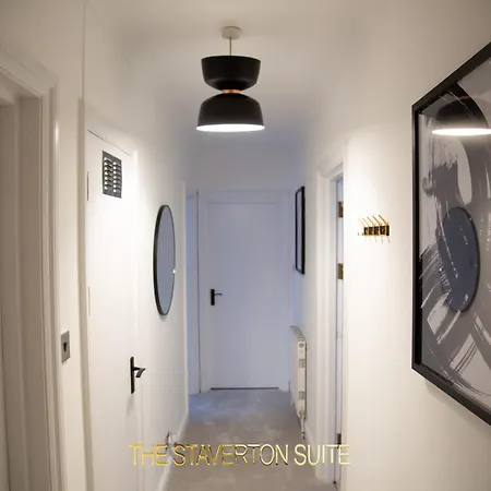 The Staverton Suite, דירה