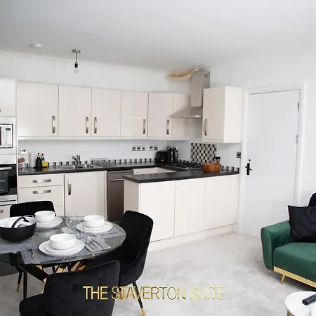The Staverton Suite, דירה