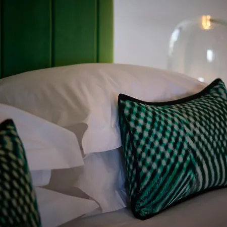 The - Putney Hotel