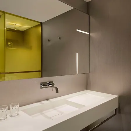 Park Plaza Waterloo 4*