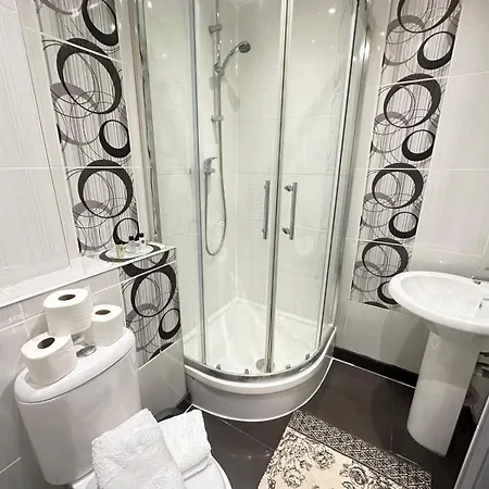 Stylish 1 Bedroom In Central *