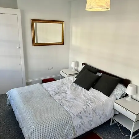 Chelsea Large 2 Bed 2 Bath Sydney Street Sw3 *